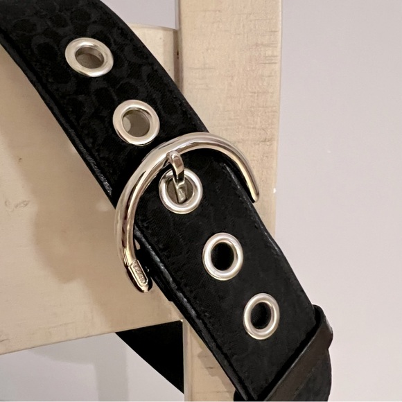 Coach Signature Logo Belt - Picture 2 of 8